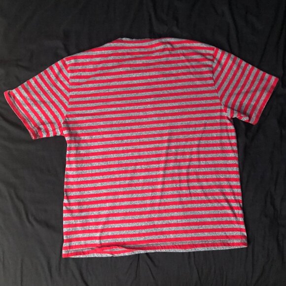 GUESS Los Angeles (Size XL) Grey & Red Stripes T-Shirt - Picture 3 of 5